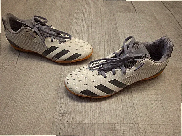 Adidas Predator Freak.4 Sala FY6325 White Silver Soccer Cleats Shoes Men's 7.5