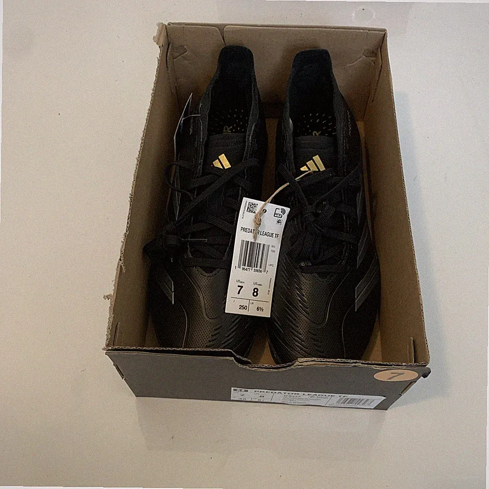 Adidas Predator League TF Sz 7.Men,Sz 8 WomenL ow Turf Soccer Cleats IF6377