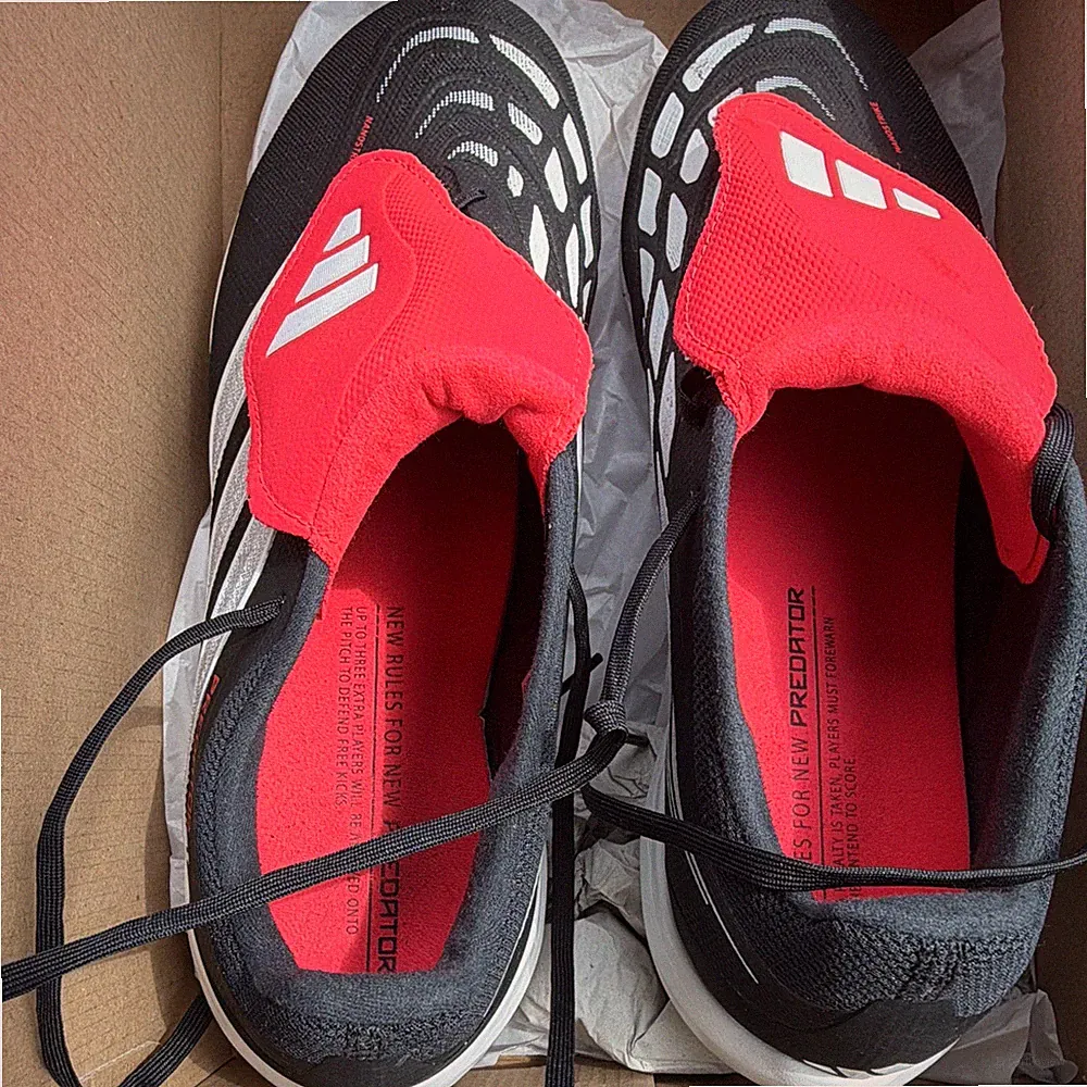 adidas Predator Men’s Turf Soccer Shoes Black/Red (Only Worn for One Game)