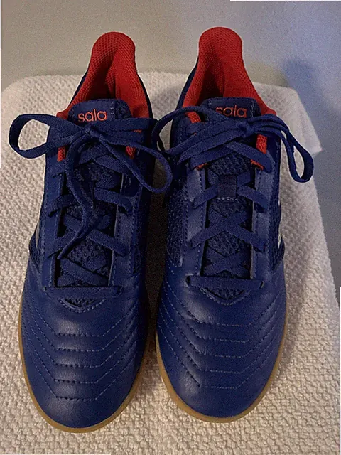 Adidas Predator Sala indoor Football shoe Size 4 Youth