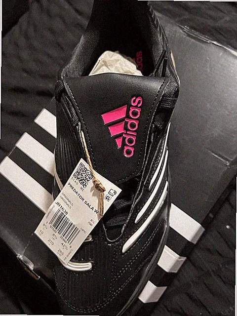 adidas Predator Sala W Low Top Indoor Soccer Shoes Black/White/Pink JR1638