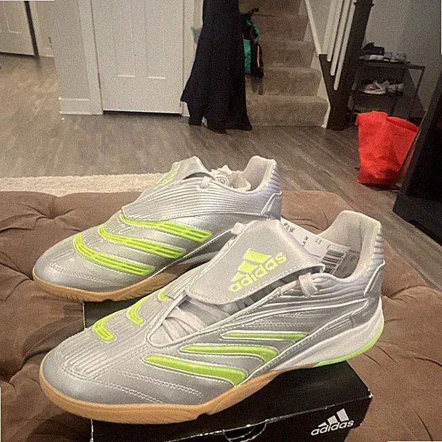 adidas Predator Sala Women’s Indoor Soccer Shoes Silver/Green JR1636