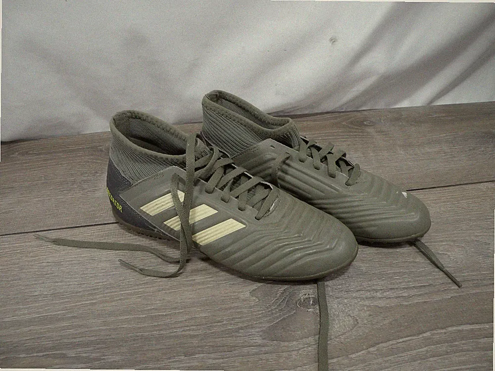 Adidas Predator Turf Soccer Shoes Youth Size 3.5 Olive Green Cleats EF8220