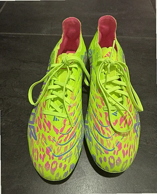 adidas Predator Youth Soccer Cleats Green Unisex US Size 9.5