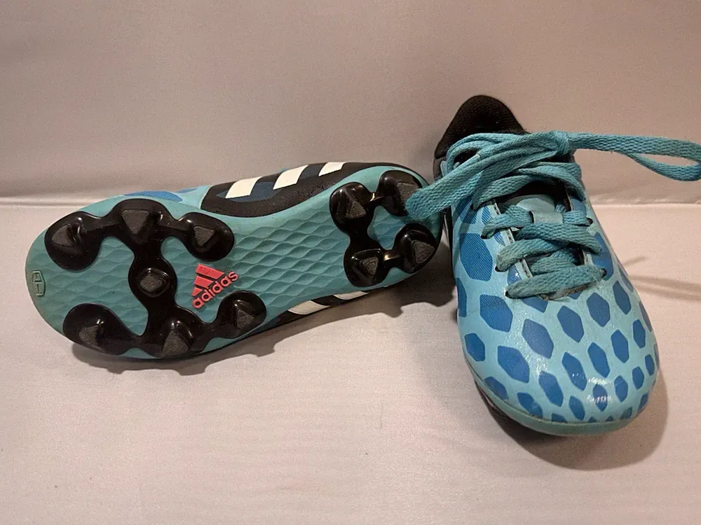 ADIDAS PREDITO GIRLS SOCCER CLEATS SIZE 11 K BLUE WHITE BLACK
