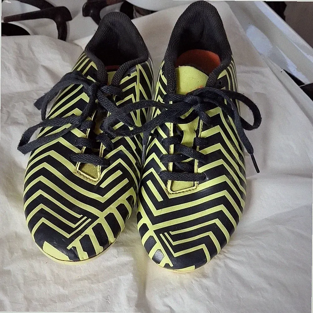 Adidas Predito Instinct FG Soccer Cleats Size 4 Lightweight Firm Ground Mens