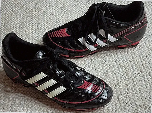 ADIDAS Puntero Girl's Size 4 Child Black Soccer Cleats Shoes