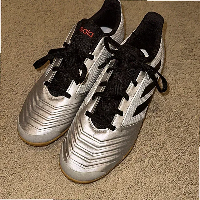 Adidas Sala Predator Men's Indoor Soccer Size 8 Shoes Silver PMA 20M001