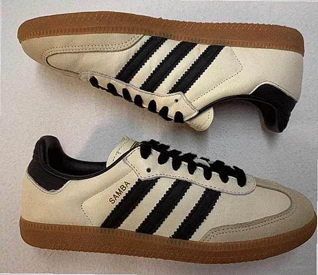 adidas Samba OG Cream White Sand Strata ID0478 Women’s Sz 7.5 Leather Soccer EUC