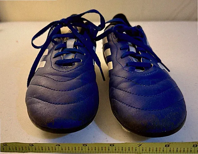 Adidas SGC 753002 Soccer Cleats Royal Blue Junior Size 6