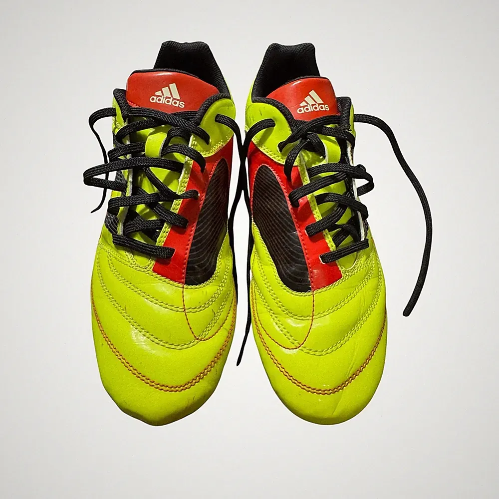 Adidas Size 8 US Yellow/Res Soccer Cleats