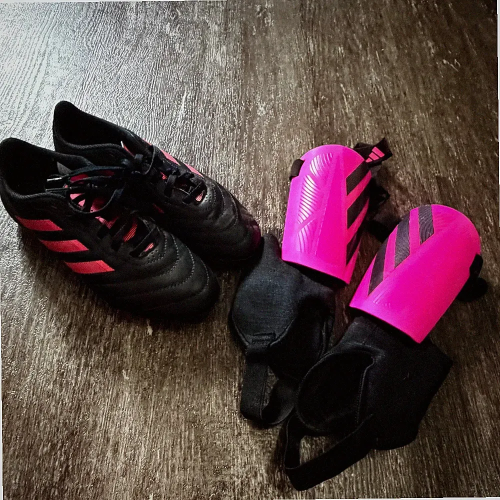 Adidas Soccer Cleats 3.5 and Shin Guards Girls Black Pink Set