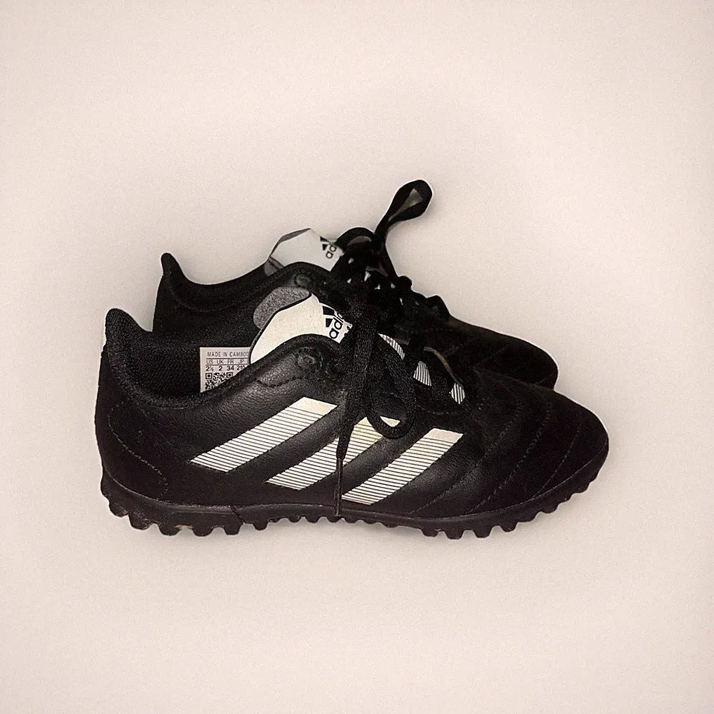 Adidas Soccer Cleats Black White Leather 3 Stripes Youth Size 2.5