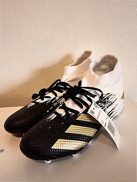 ADIDAS Soccer Cleats Futbol Size 5M/6.5W White Black Gold