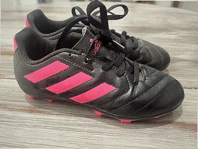 adidas soccer cleats size 1.5 girls shoes