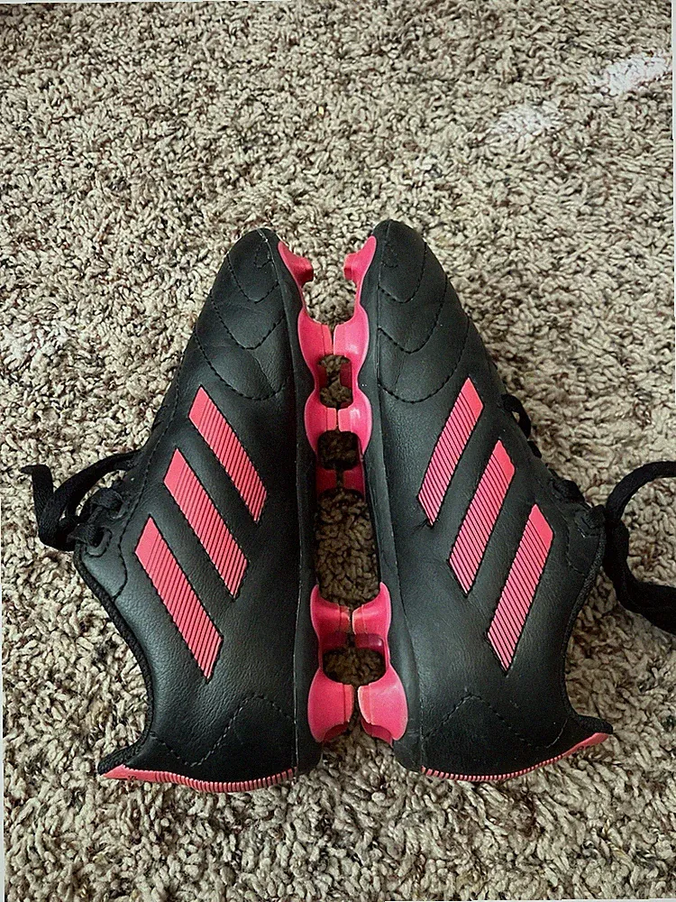 Adidas Soccer Cleats Size 13 Girls Black/pink MINT CONDITION!