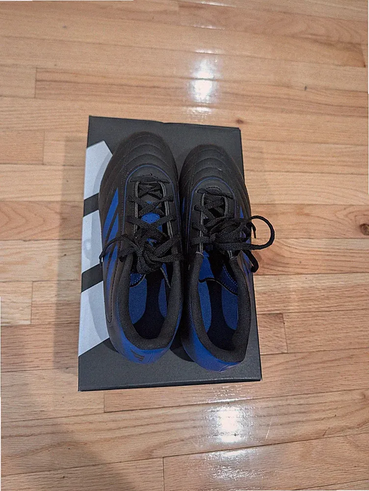 Adidas Soccer Cleats Size 6 Unisex Blue