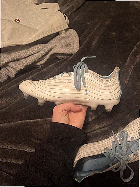 adidas soccer cleats size 7.5 womens