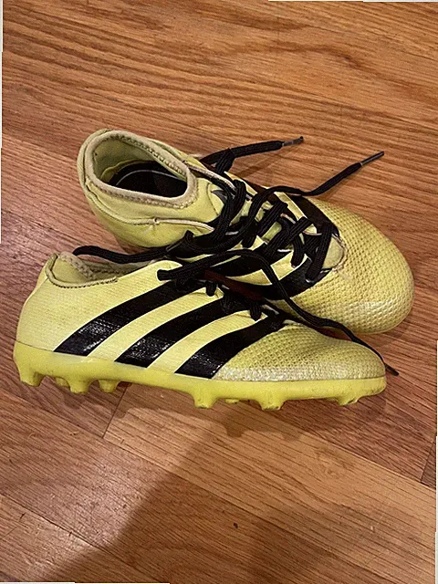 adidas soccer cleats youth 1.5