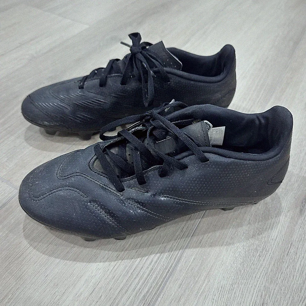 Adidas soccer predator FxG cleats black boys men size 7.5