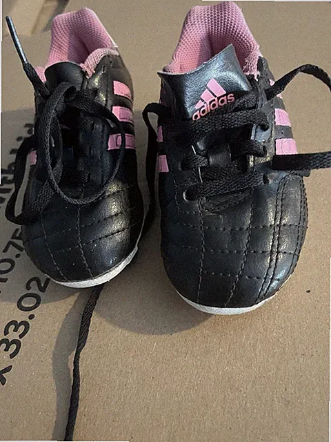 ADIDAS TR FD LOW-CUT ATHLETIC CLEATS - PINK/BLACK - MALE/BOYS - SIZE 9K