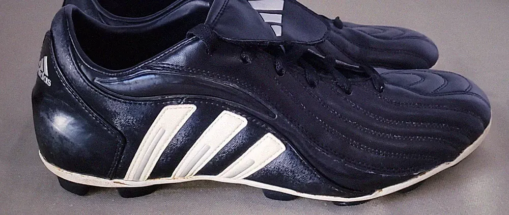 Adidas Traxion Firm Ground Mens Soccer Cleats Black White Size 12 US Retro 2005