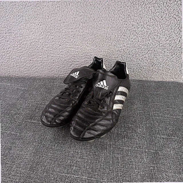 Adidas Traxion Soccer Cleats Mens 11.5 Black 011009 Vintage 2006 Firm Ground