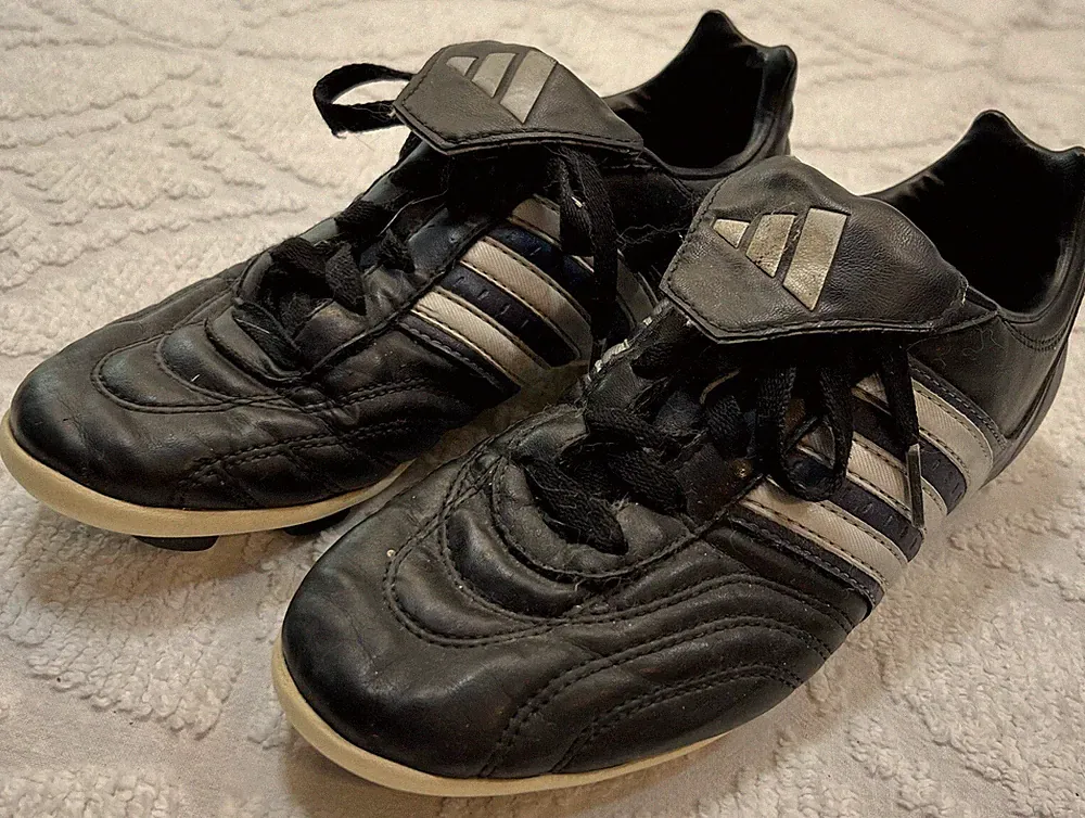 Adidas TraXion Vintage 2003 Kids Sz 4.5 Soccer/Baseball Cleats White Black Blue