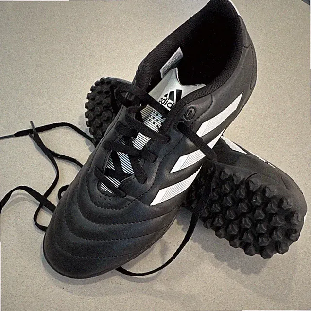 Adidas Turf Soccer Shoe/Cleat - Size 6.5 - Excellent!