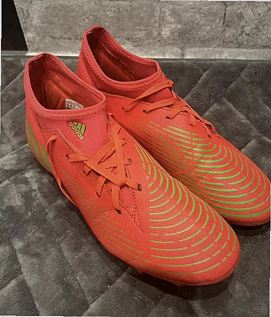 Adidas Unisex Adult Edge 2 Predator Soccer Cleats. Size 11 US. Pre-owned