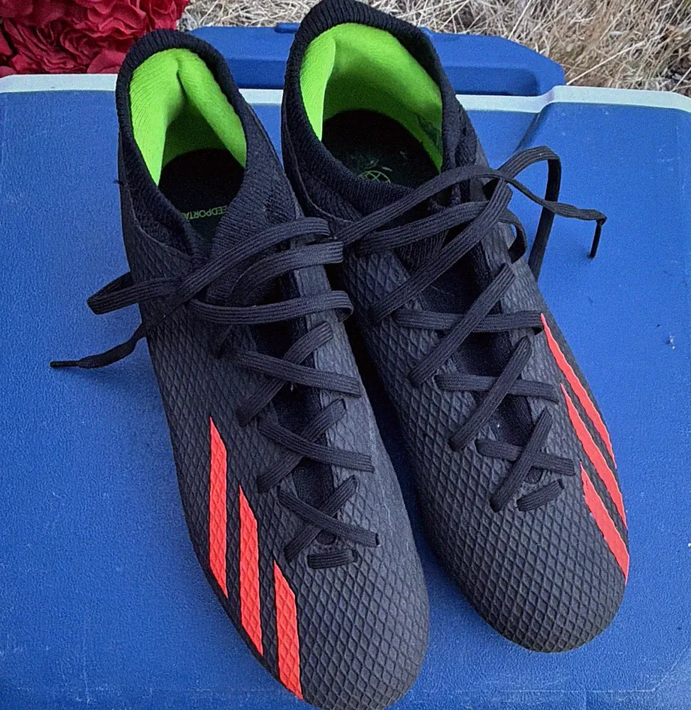 adidas Unisex Soccer Cleats Black w/ Red Stripes US Size 8.5