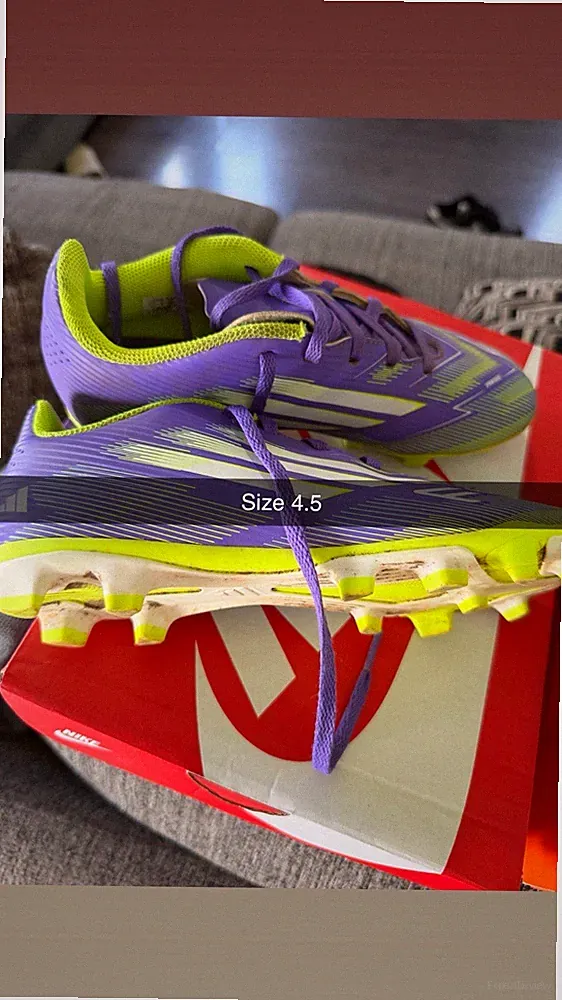 adidas Unisex Soccer Cleats - Purple - US Size 4.5