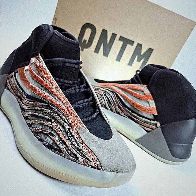 Adidas US 13.5 Men's Flash Orange Black Boost Lifestyle Yeezy QNTM GW5314 NIB