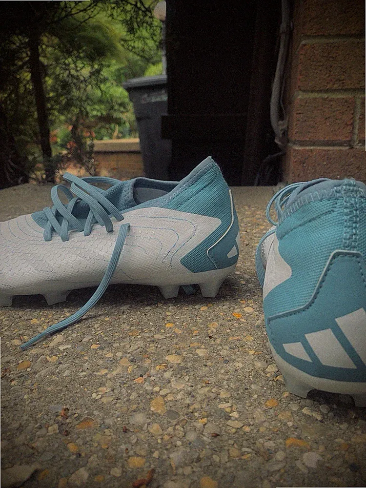 adidas White Blue Soccer Cleats Synthetic Upper Lace Up Low Top Plastic
