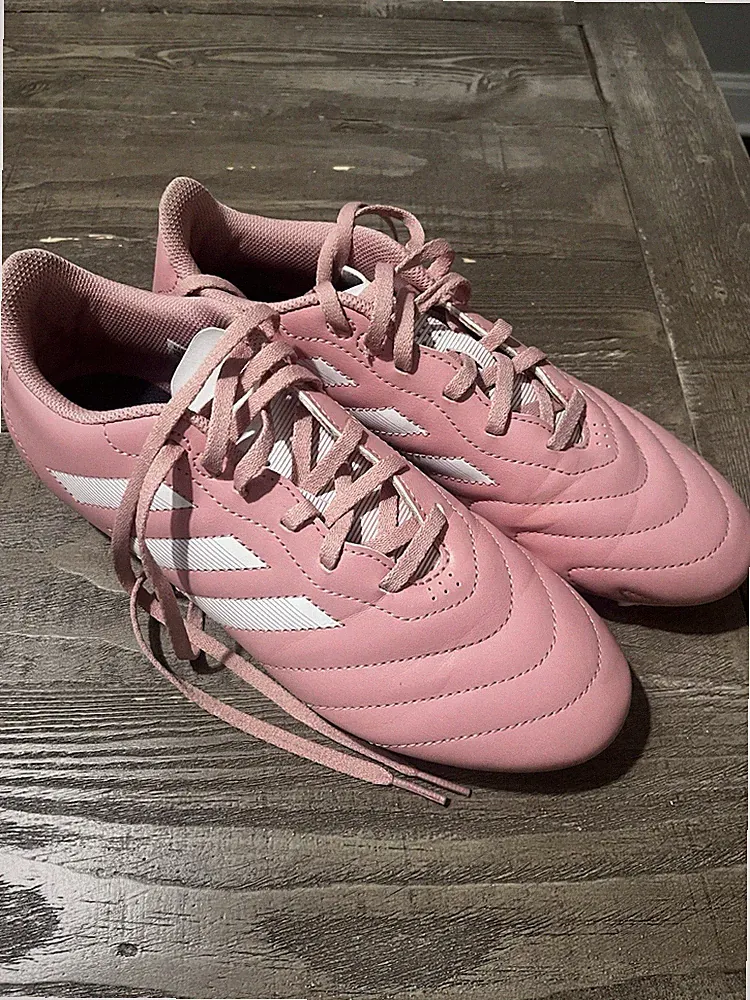 adidas Women’s Pink White Soccer Cleats Plastic Lace Up AGW6164 Low Top
