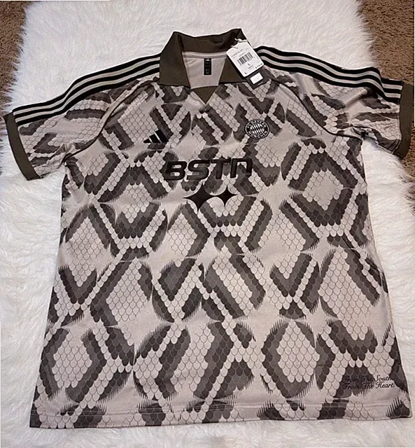 Adidas X BSTN X Bayern Munich The Garden Men's Size Large Soccer Jersey JF0573