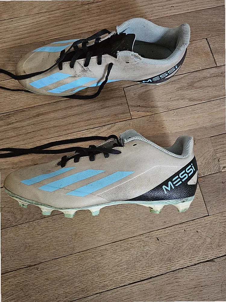 Adidas X Crazyfast Messi.4 soccer cleats, Size 6 1/2. silver & light blue design