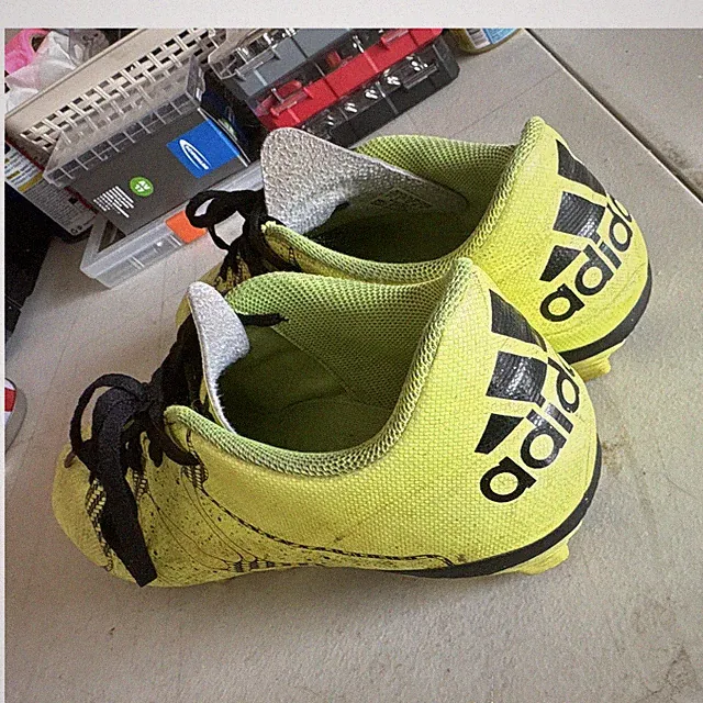 adidas Yellow Black Soccer Cleats Plastic Lace Up Graphic Print Low Top B32792