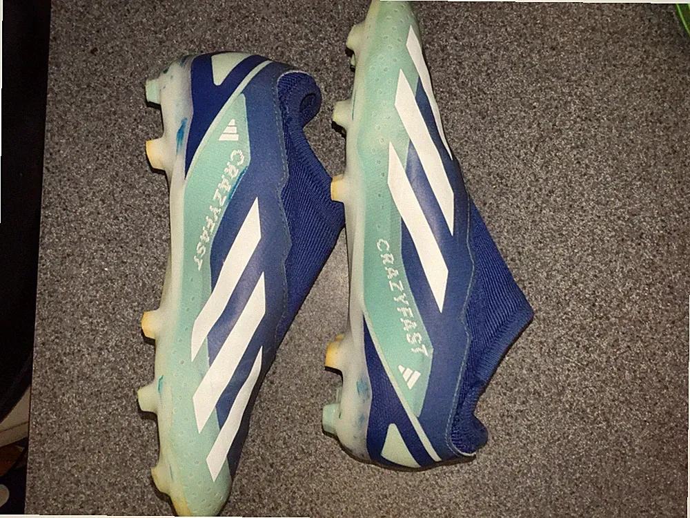Adidas Youth crazy Fast Laceless Soccer cleats size 6 blue