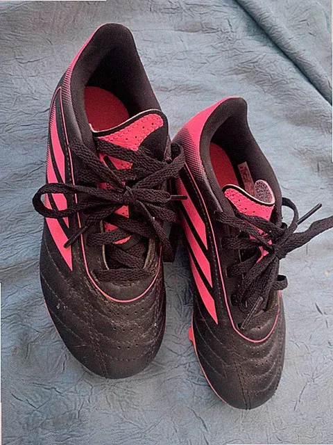 Adidas Youth Girls Soccer Cleats Size 12K - Excellent Condition - Black pink