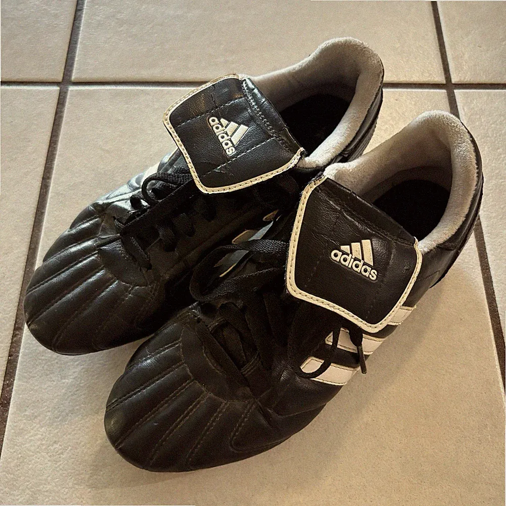Adidas Youth Kids Size 6.5Y Girls Boys Soccer Cleats Shoes Outdoor Sports