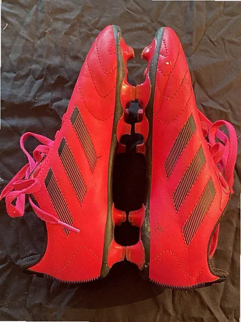 Adidas Youth Outdoor Soccer Cleats Hot Pink Soccer Shoes US Size 2 Girls Shoes