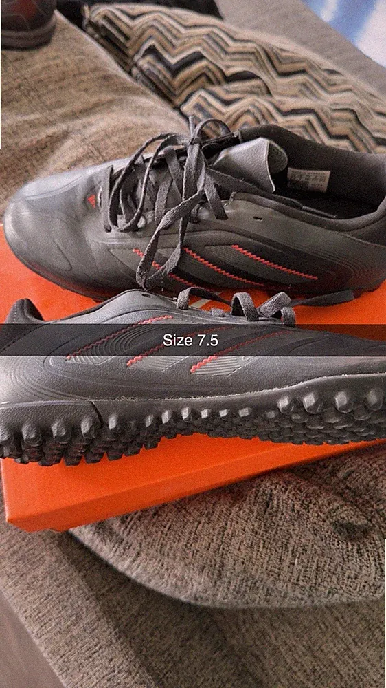 adidas Youth Soccer Cleats Black - US Size 7.5