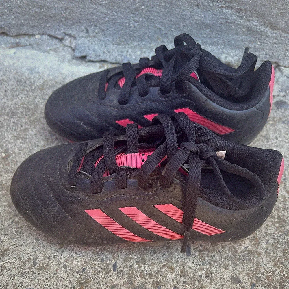 adidas Youth Soccer Cleats - Black, US Size 9.5, Kids Athletic Footwear