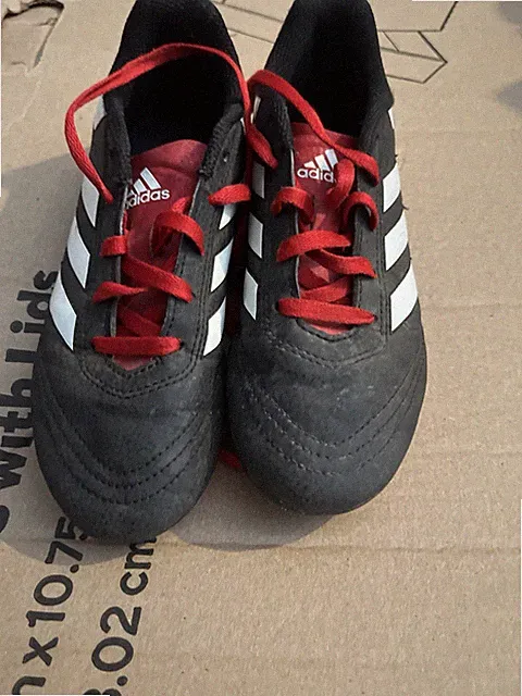 ADIDAS YOUTH SOCCER CLEATS - RED/BLACK - MODEL CLI 037001 - BOYS SIZE 1