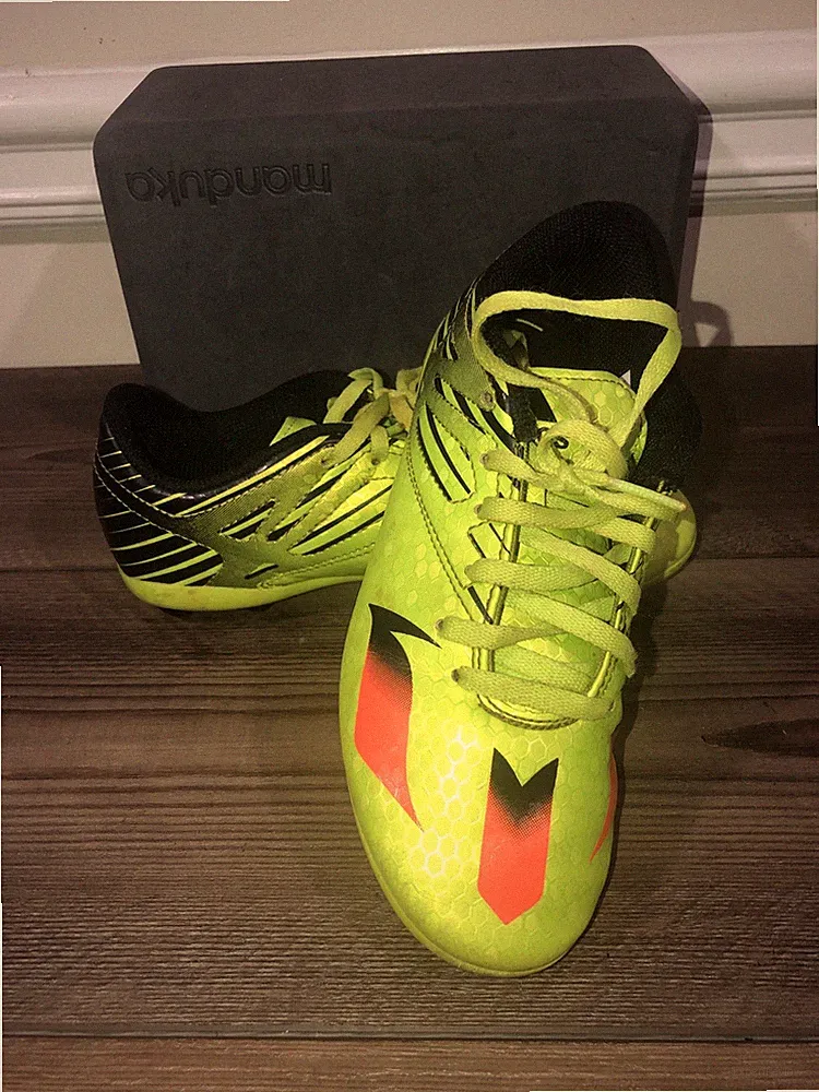 Adidas youth soccer cleats, size 1.5 yellow￼