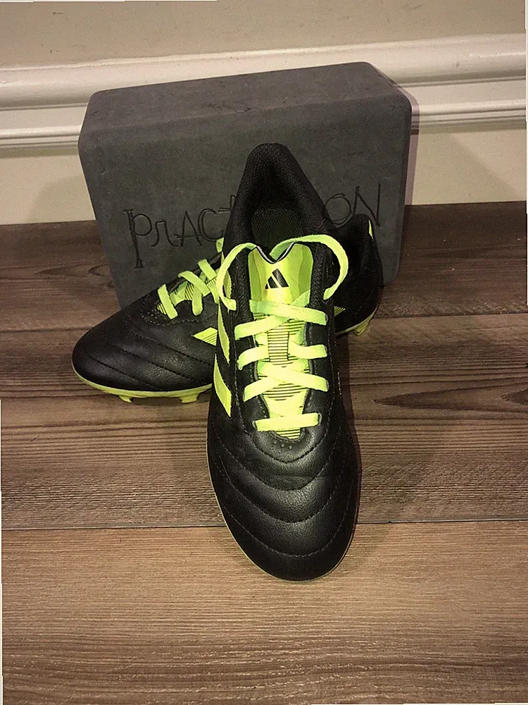 Adidas ￼Youth soccer cleats, size 2.5, Black￼
