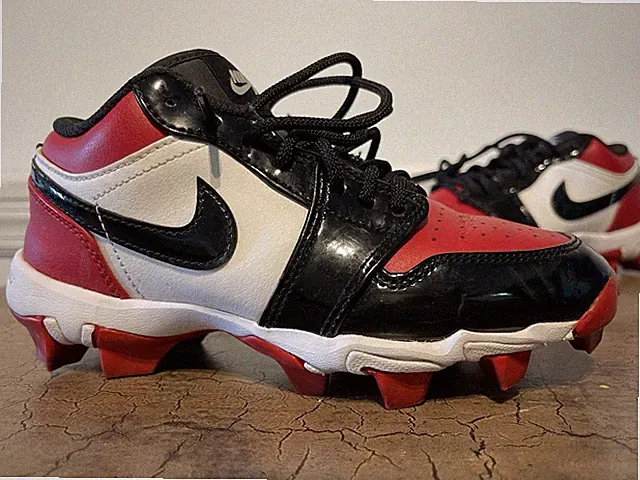 Air Jordan 1 Low Cleats Baseball Football Red White Black HF6885-601 Sz 3Y
