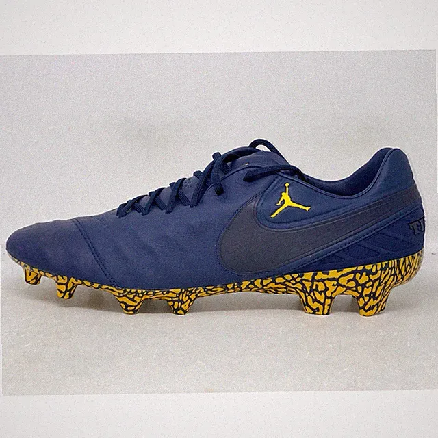 Air Jordan Tiempo Legend 6 FG Michigan Wolverines Cleats PE, Sze 10.5 CT7874-407