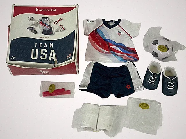 American Girl TEAM USA SOCCER SET Cleats Ball Outfit NO Socks Truly Me EXC MINT